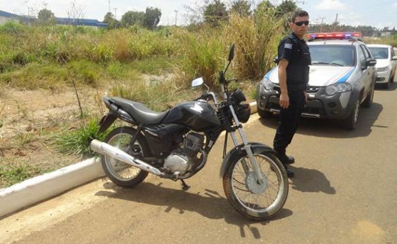 Moto recuperada havia sido furtada ontem - Foto: José Antonio Araujo / AGORA MT