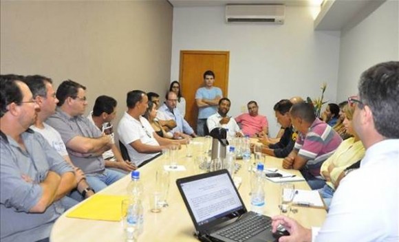 Reunião realizada em Alto Taquari - Foto: assessoria/ Prefeitura Alto Taquari