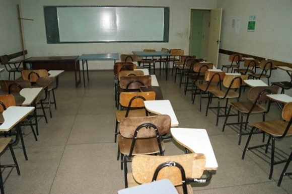 Os professores alegam que não irão repor as aulas caso haja corte - Foto: Reprodução / Internet