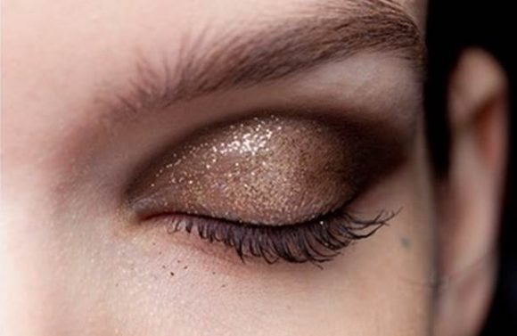 O dourado mais vibrante, misturado com sombra cobre, deixou a beleza da Fatima Lopes com a cara do verão! Getty Images/ImaxTree