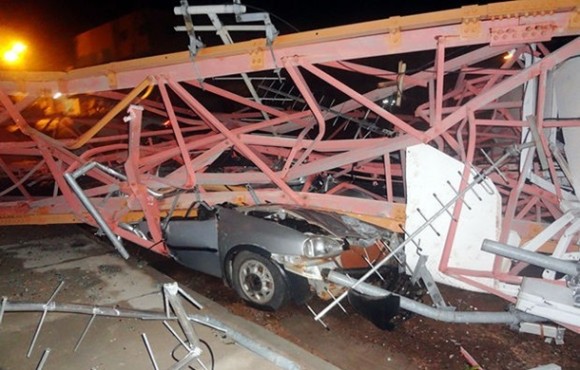 Carro ficou destruído - Foto: Jaderson Lima Corrês/ Corpo de Bombeiros de Nova Xavantina