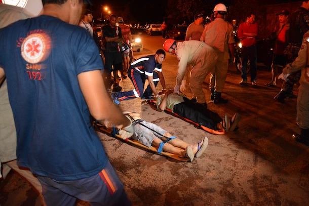 Três ambulâncias foram mobilizadas para atender os feridos - Foto: Ricardo Costa / AGORA MT