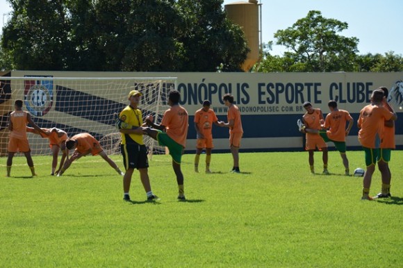 Jogadores do REC - Foto: Aécio Morais / AGORA MT