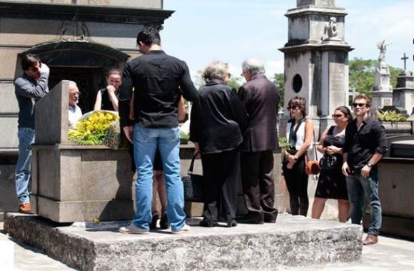 Cena do enterro de Leila - Foto: reprodução/ TV Globo
