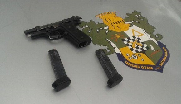 Arma apreendida com o suspeito - Foto: Divulgação / PM