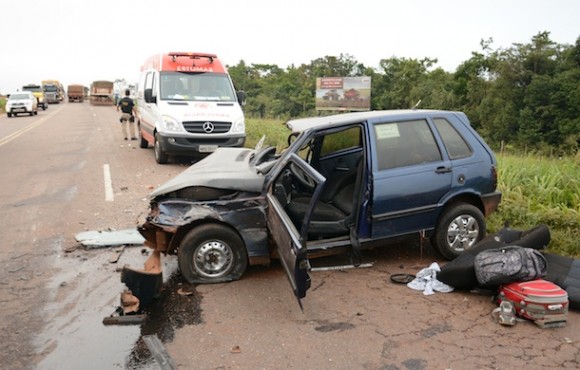 Carro envolvido no acidente - Foto: Varlei Cordova / AGORA MT