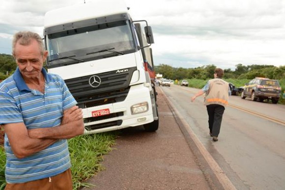 Motorista do caminhão lamentou pelo acidente - Foto: Ronaldo Teixeira / AGORA MT