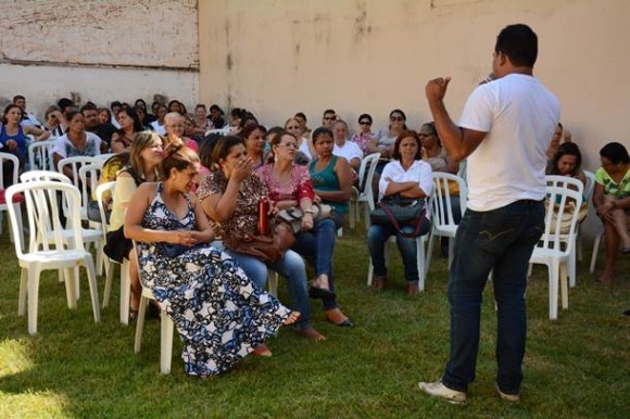 Reunião para definir a agenda grevista – Foto: Ronaldo  Teixeira / AGORA MT