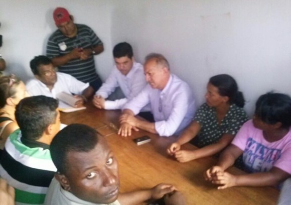 Reunião entre CEF e moradores - Ronaldo Teixeira / AGORA MT