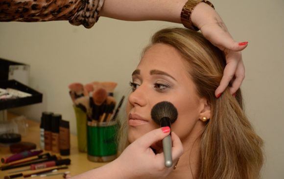 A maquiagem delicada é ideal para o dia-a-dia - Foto: Varlei Cordova / AGORA MT