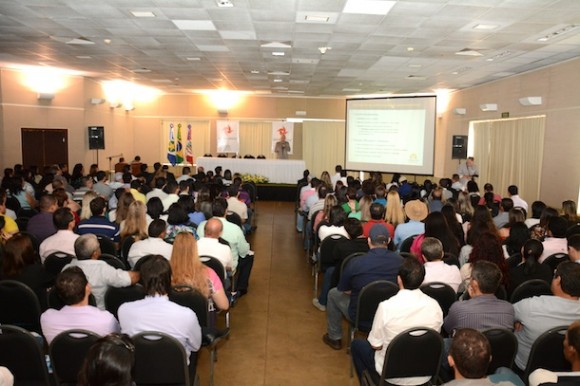 O evento contou com a participação de vários servidores de cidades vizinhas - Foto: Varlei Cordova / AGORA MT 