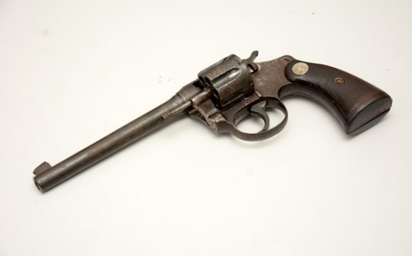 Arma encontrada com o suspeito - Foto: Varlei Cordova / AGORA MT