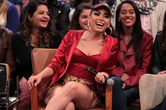 Anitta participa da gravação do programa 'Altas Horas' (Foto: TV Globo/Altas Horas)