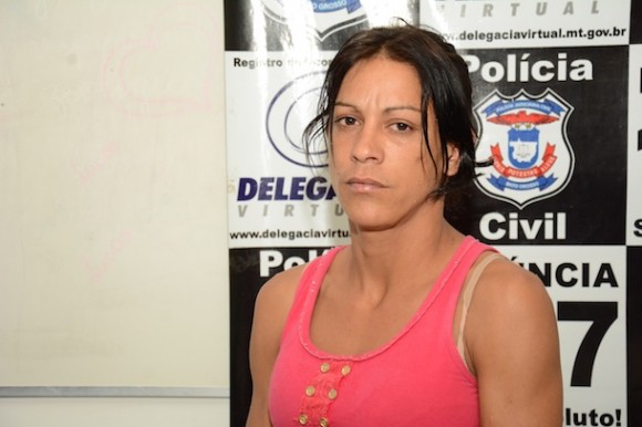 Vilma Bezerra da Silva presa sob a suspeita de autoria do crime – Foto: Varlei Cordova / AGORA MT