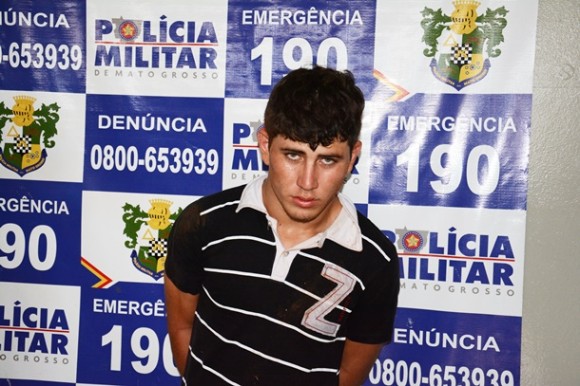 Suspeito Gustavo de Araújo Silva detido na delegacia - Foto: Ronaldo Teixeira / AGORA MT