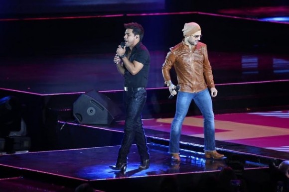 Zezé e Luciano durante apresentanção no Prêmio Multishow (Foto: Agnews)