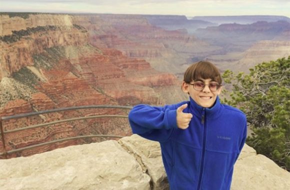 Ben Pierce em visita ao Grand Canyon, um dos lugares que ele queria ver antes de ficar cego (Foto: Reprodução/Facebook/Ben's Wish List)