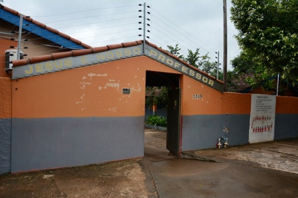 Fachada da escola municipal "José Antônio da Silva - foto: Ronaldo Teixeira / AGORA MT