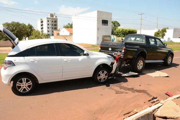 O acidente na avenida Governador  Júlio Campos - Foto: Varlei Cordova / AGORA MT