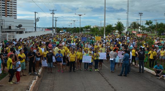 Manifestação reuniu cerca de cinco mil pessoas segundo organização - Ricardo Costa / AGORA MT