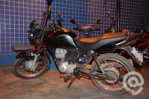 Motocicleta recuperada pela PM - Foto: Messias Filho / AGORA MT
