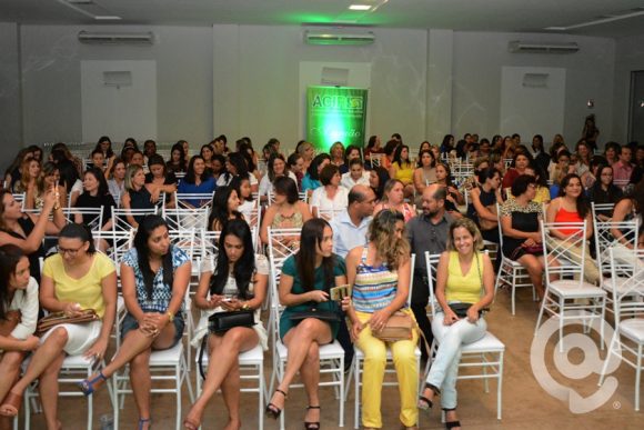 O evento contou com a participação da classe feminina  que atua nas empresas, comércio e indústrias da cidade, associadas ou não à ACIR - Foto: Messias Filho / AGORA MT 