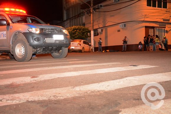 O motorista do Voyage não respeitou a sinalização e colidiu com a motocicleta - Foto: Messias Filho / AGORA MT