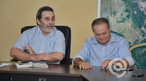 O prefeito Rogério Salles  e o vereador Lourisvaldo Manoel de Oliveira, o Fulô (PMDB) - Foto: Ronaldo Teixeira / AGORA MT