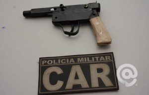 Arma artesanal apreendida - Foto: Messias Filho / AGORA MT 