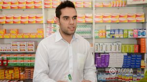 O farmacêutico Dyogo Menezes - Foto: Varlei Cordova / AGORA MT