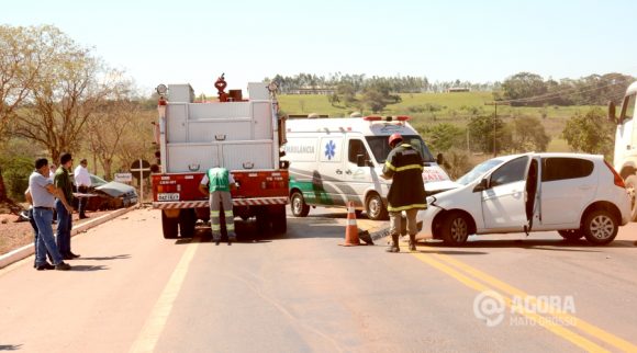 Samu e bombeiros no local do acidente na MT-130 - Foto: Varlei Cordova/AGORAMT