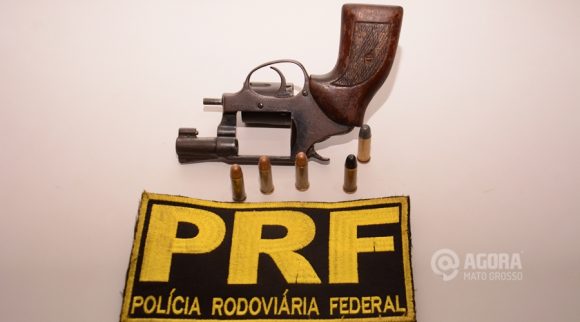 Arma apreendida pela PRF-Foto:Messias Filho/AGORA MT