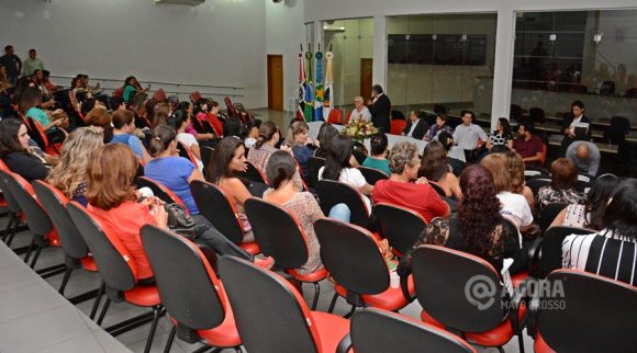 Publico em evento com ex ministra Marcia Helena Carvalho Lopes- Foto:Messias Filho/AGORA MT