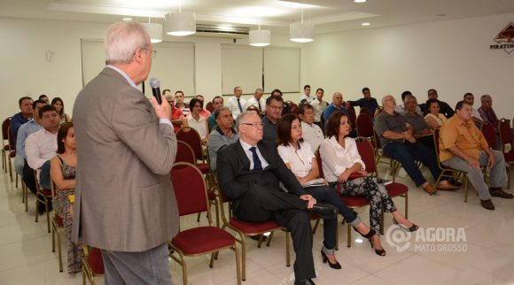 Reunião do CRECI com palestrante de Goias - Foto : Messias Filho / AGORA MT