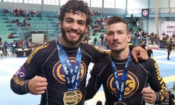 Yann Cathalat e Lukas Andrade conquistaram três medalhas no Floripa Internacional Open IBJJF Jiu-Jitsu  - Foto: Assessoria 