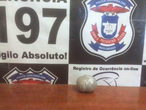 Droga que estava escondida nas partes intimas de Adriana- Foto: Polícia Civil