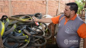 Fiscais marcam pneus em bicicletaria.Foto:Varlei Cordova/AGORAMT