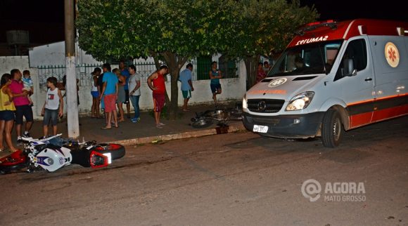 SAMU em atendimento a vitima de acidente entre motos - Foto : Messias Filho / AGORA MT