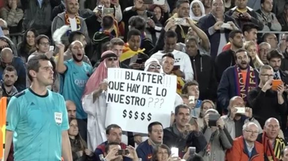 Torcedores protestam contra Blatter - Foto: Claudia Garcia