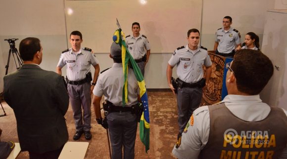 Troca de comando da 1ª Cia Central realizada durante cerimônia no 4ºCR - Foto: Ronaldo Deixeira / AGORA MT