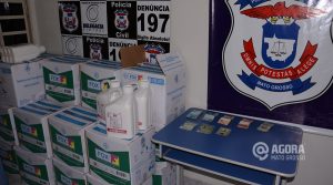 produtos recuperados pela Polícia Civil com os suspeitos Foto: Ronaldo Teixeira/AGORAMT