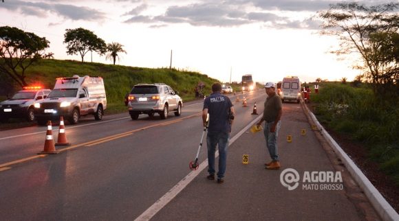 Politec fazendo a perícia no local do acidente - Foto : Messias Filho / AGORA MT