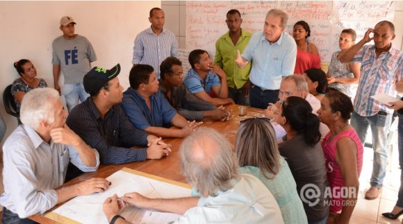 Reunião com Eduardo Cairo Chiletto, Zé do Patio e autoridades no Alfredo de Castro .Foto:Varlei Cordova/AGORAMT