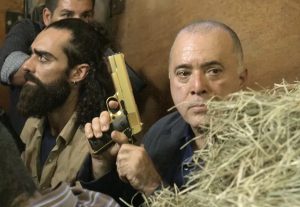 Bandido entra escondido em fazenda (Foto: TV Globo)