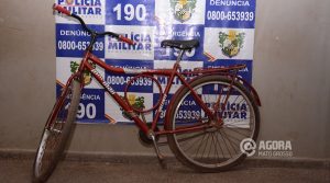 Bicicleta usada pelo suspeito apreendida pela polícia - Foto : Messias Filho / AGORA MT
