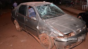 Veículo que capotou e bateu em outros veículos - Foto : Messias Filho / AGORA MT