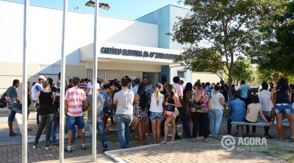 Cartório eleitoral da Vila Operária lotado -Foto: Ronaldo Teixeira/AGORAMT