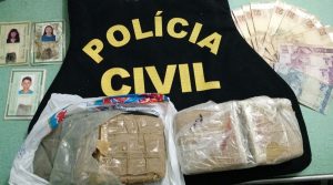 Droga e dinheiro apreendidos pela Polícia Civil - Foto : Polícia Civil