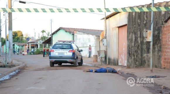 Homicidio na Vila Canaa - Foto: Varlei Cordova / AGORA MT
