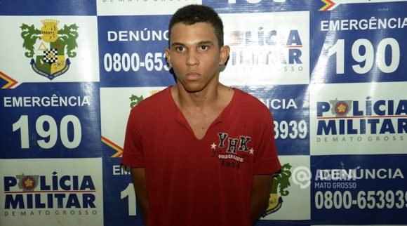 Ronaldo Gonçalves suspeito de roubo preso pela Polícia Militar - Foto : Messias Filho / AGORA MT